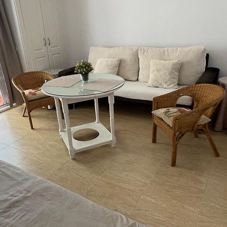 Magnifico Apartamento En La Carihuela, Torremolino ตอร์เรโมลิโนส ภายนอก รูปภาพ