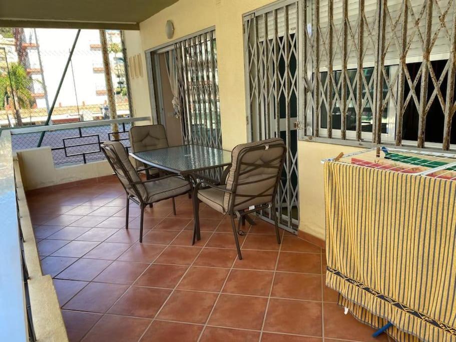 Magnifico Apartamento En La Carihuela, Torremolino ตอร์เรโมลิโนส ภายนอก รูปภาพ