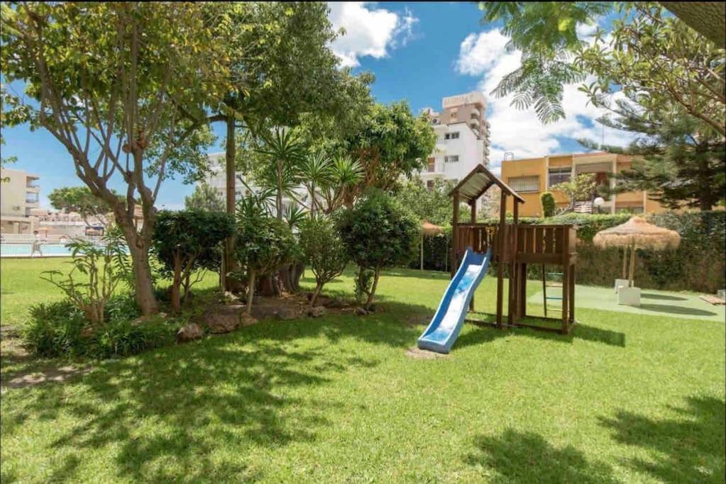 Magnifico Apartamento En La Carihuela, Torremolino ตอร์เรโมลิโนส ภายนอก รูปภาพ