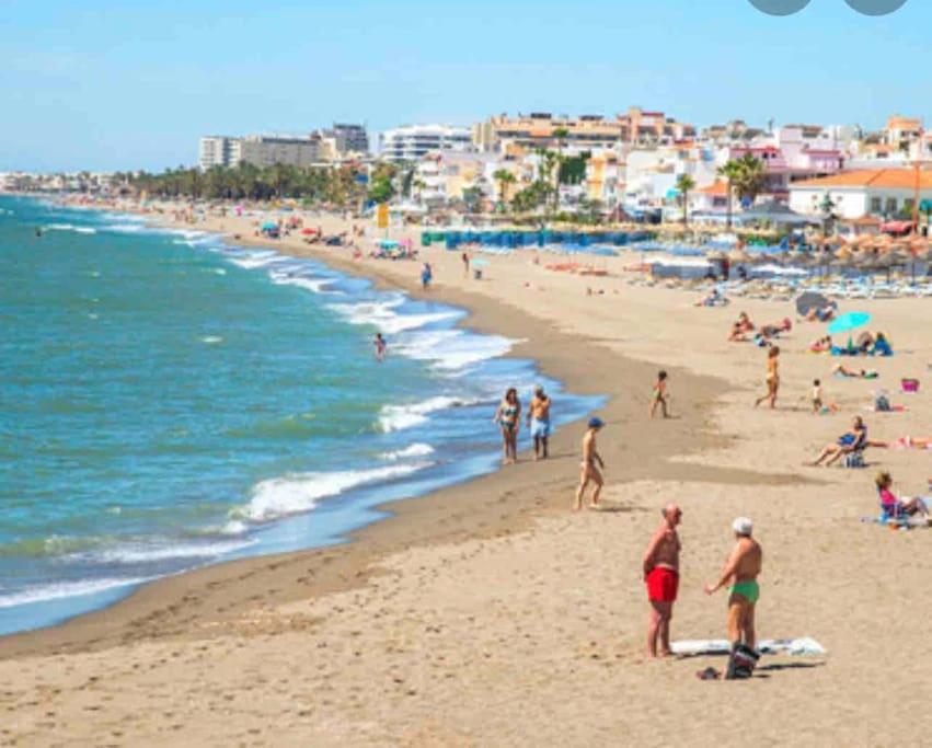 Magnifico Apartamento En La Carihuela, Torremolino ตอร์เรโมลิโนส ภายนอก รูปภาพ