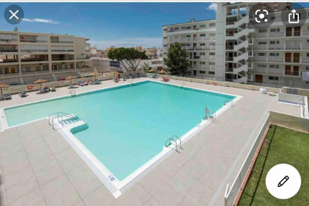 Magnifico Apartamento En La Carihuela, Torremolino ตอร์เรโมลิโนส ภายนอก รูปภาพ