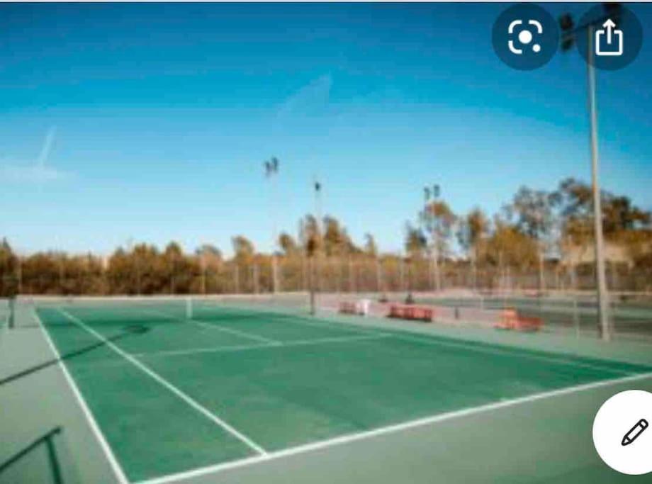 Magnifico Apartamento En La Carihuela, Torremolino ตอร์เรโมลิโนส ภายนอก รูปภาพ