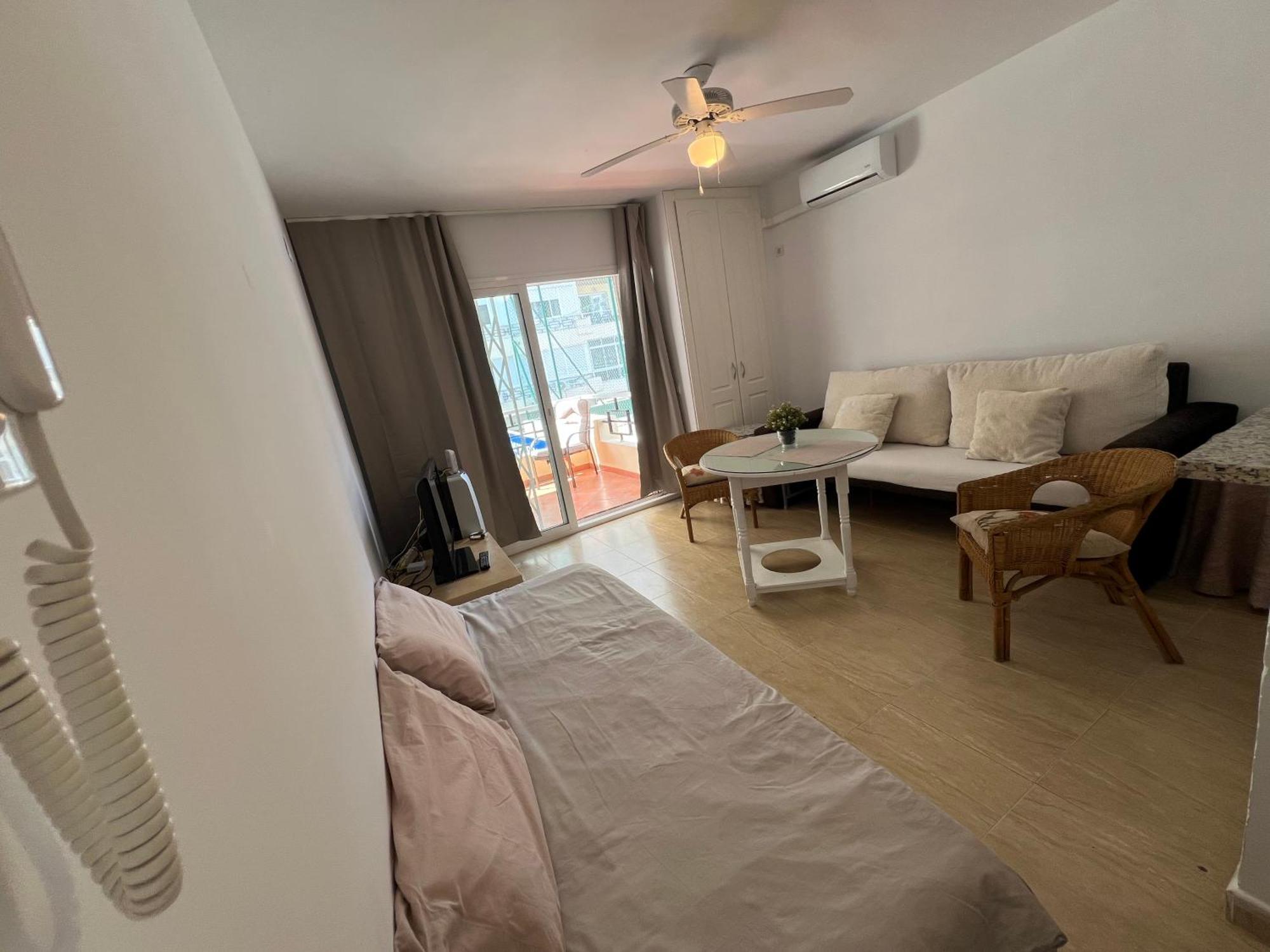 Magnifico Apartamento En La Carihuela, Torremolino ตอร์เรโมลิโนส ภายนอก รูปภาพ